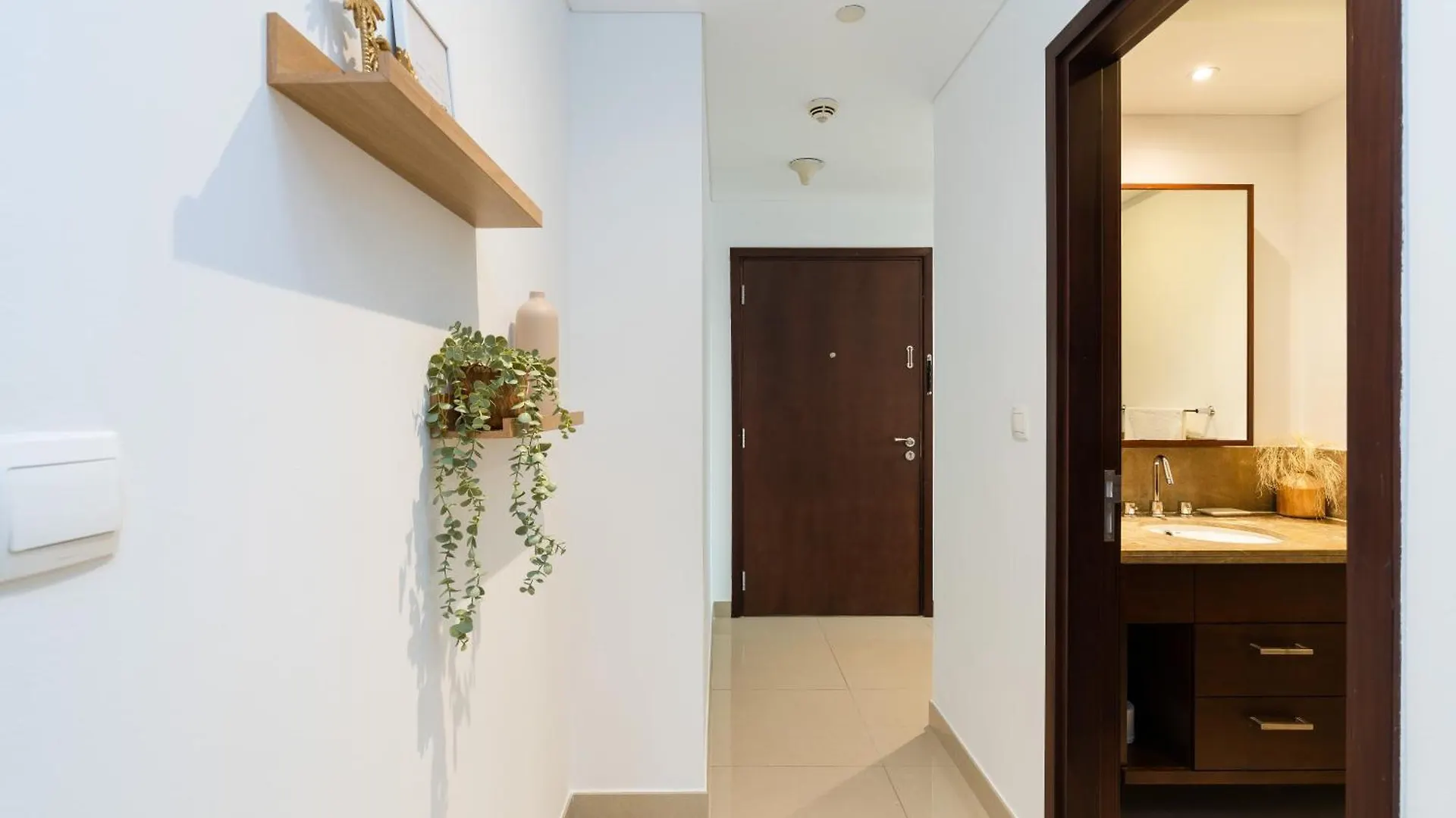 Luxury High Floor 1Br With Full Burj Khalifa View By Auberge Dubai Apartment